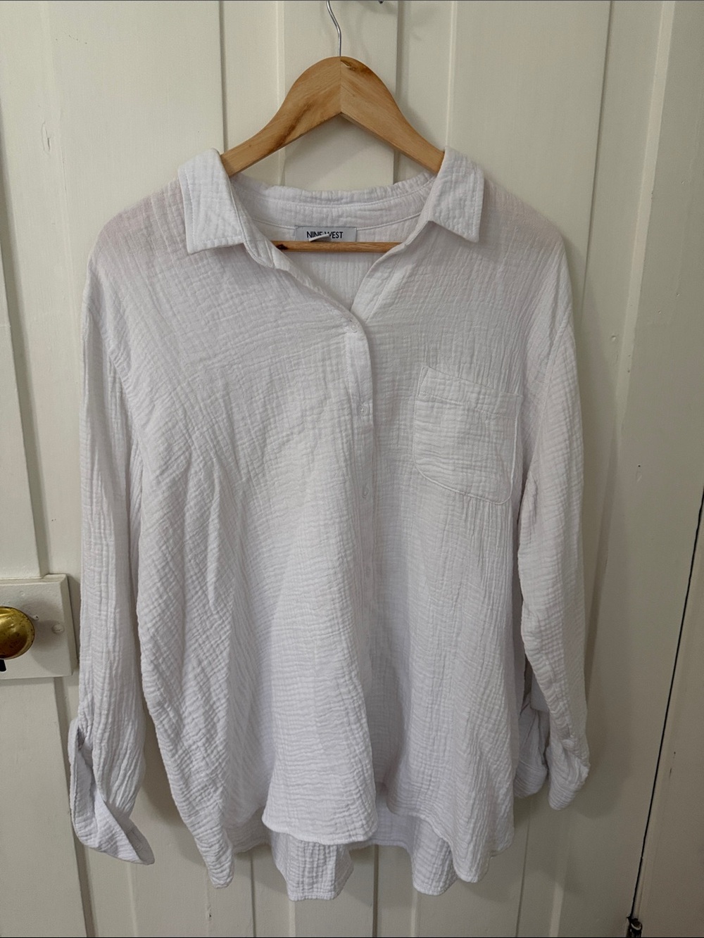 Nine West White Lightweight Button-Front Tunic Shirt